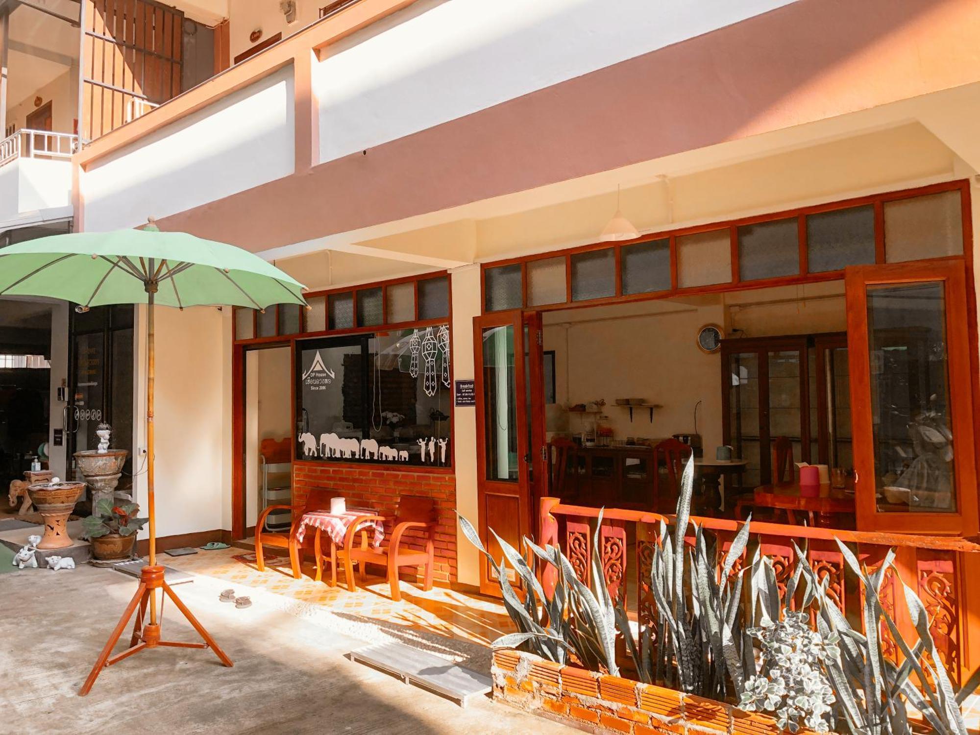 Dphouse Center Of Old Chiang Mai — Foto 1